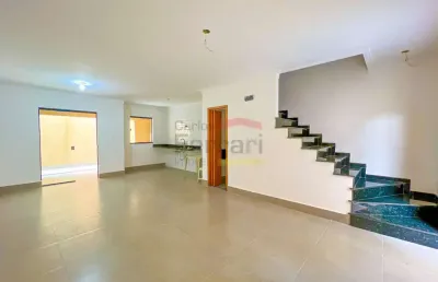 Sobrado novo, santa teresinha, 3 suítes, 4 wc, 2 vagas, quintal e churrasqueira.