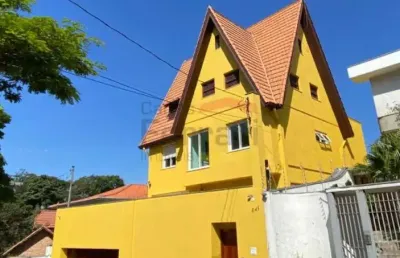 Sobrado estilo europeu no jardim frança, 4 dormitórios, 2 suítes, 4 vagas,. estuda permuta.