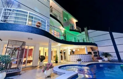 Sobrado de alto padrão -  4 dormitórios e 3 vagas  356m² palmas do tremembé