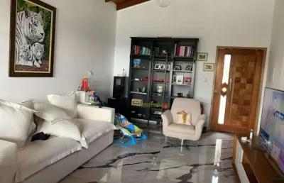 Casa a venda condomínio águas de são pedro em mairiporã.