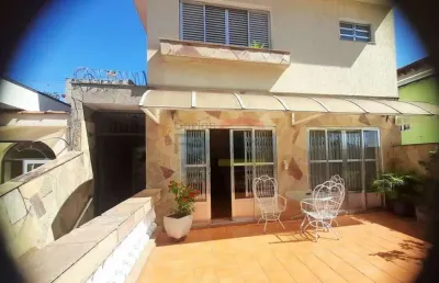 Sobrado na região do limão,  contendo 3 dormitórios, sendo 1 suíte, 4 vagas de garagem, terraço