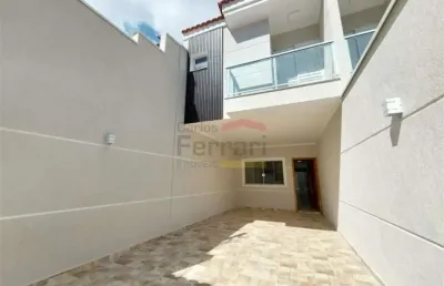Sobrado novo 3 dormitórios, sendo 1 suíte, 2 vagas 101m²