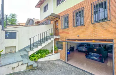 Sobrado pronto para morar com excelente distribuição e localização estratégica