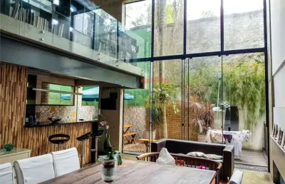 Casa em condomínio fechado 500m² 4 suítes piscina privativa