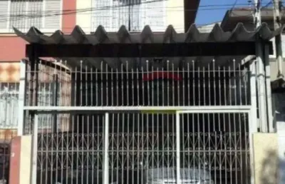 Sobrado com 03 dormitórios, sendo 01 suíte, 02 vagas de garagem coberta
