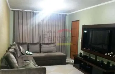 Sobrado com 3 dormitórios, sendo 01 suíte, churrasqueira - terreno com  250 m2