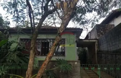 Casa totalmente térrea, muito antiga no jardim floresta, 500 m2 total, vale o terreno