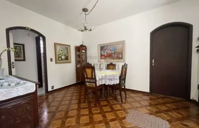 Sobrado no tremembé com 4 quartos sendo 1 suíte e 3 vagas.