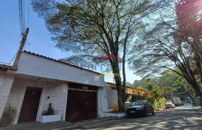 Sobrado espaçoso em condomínio próximo a serra da cantareira