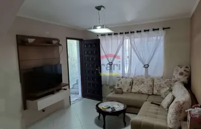 Sobrado a venda com 3 quartos, suíte e edícula, próximo ao horto florestal, preço abaixo do mercado!