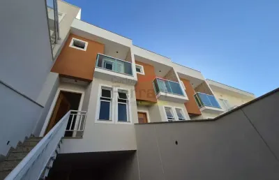 Sobrado na santa terezinha com 3 quartos e 2 vagas de garagem, próximo ao salesiano