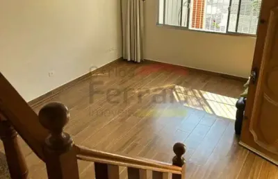 Sobrado com 3 dormitórios, sendo 1 suíte, 4 vagas de garagem