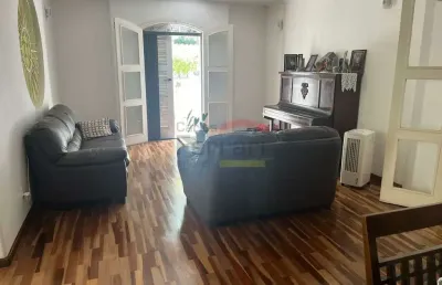 Sobrado estilo europeu no jardim frança, 4 dormitórios, 2 suítes, 4 vagas,. estuda permuta.