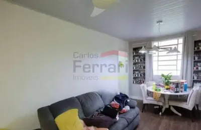 Caa térrea na parada inglesa com  2 dormitórios, 1 vaga da garagem, entrada lateral e quintal
