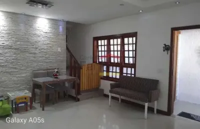 Casa  03 quartos em condomínio fechado horto florestal-  ( vila rosa)
