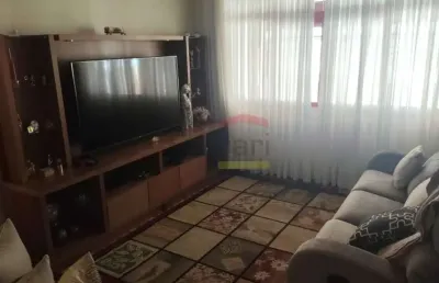 São 2 casas no terreno  no imirim- uma com 3 dormitórios e a outra com 2 dormit., 4 vagas gara gem