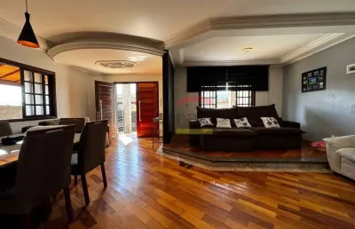 Sobrado à venda com 4 dormitórios e 4 vagas no jardim jaraguá