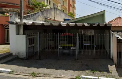 Casa térreea com  3 dormitórios, sendo 1 suíte, 2 vagas + quintal com churrasqueira