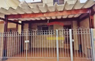 Sobrado na parada inglesa, com 3 quartos, 2 vagas, a poucos passos do metrô