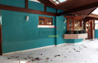 Casa em condomínio fechado horto 200 m² área construída