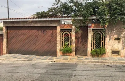 Casa ampla santa teresinha- 300m² - com frente para duas ruas tranquilas.