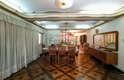 Sobrado espaçoso á venda na água fria, com grande potencial em localização privilegiada!