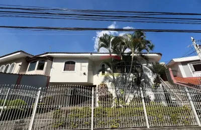 Casa assobradada no jardim frança, bairro mais procurado da zona norte. 3 dormitórios e 4 vagas.