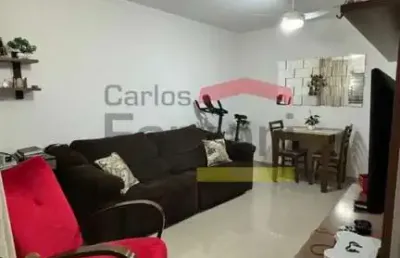Sobrado em condomínio fechado - água fria - 2 dorm. 2 wc. 1 vaga. 60 m2