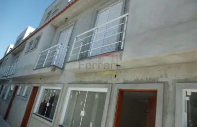 Ótimo sobrado em condominio fechado, com lazer individual e quintal...