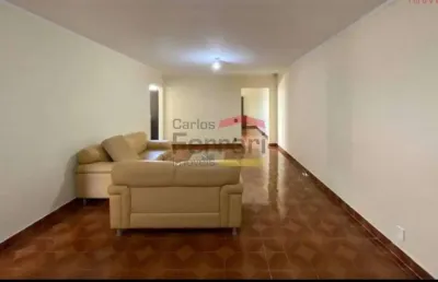 Casa térrea com 296 m² área construída  /4 dormitórios/  / 3 suítes/ 4 vagas