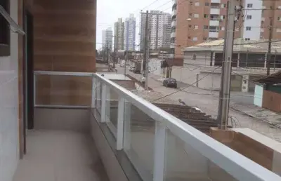 500 metros da praia - sobrado de condomínio na guilhermina - novo - pronto para morar.