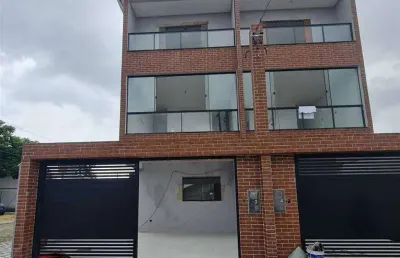 Em fase de acabamento - sobrado triplex novo - 4 quadras da praia - ótimo local - 3 dormitórios e área gourmet.