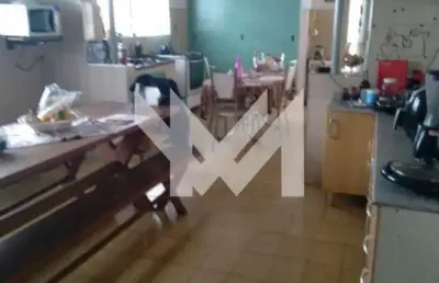 Ótimo sobrado com 4 dorms, 3 vagas no jardim japão!!