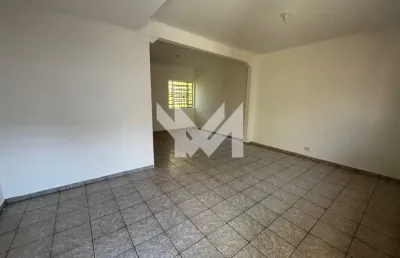 Sobrado de 100m² com 3 quartos e edícula para locação no carandiru