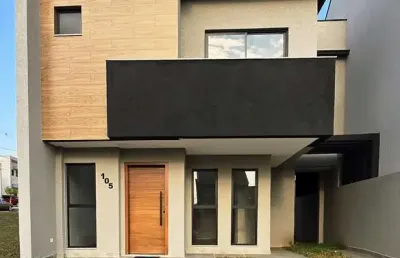 Casa em condomínio fechado com 3 quartos à venda na rua oristela foggiatto, costeira, são josé dos pinhais, 115 m2 por r$ 749.000