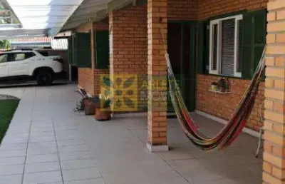 Casa com 3 quartos à venda na Rua Irineu José Moreira, 374, Centro, Porto Belo