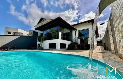 Vendo maravilhosa casa linear  com 3 dormitórios no vale dos cristais em macaé
