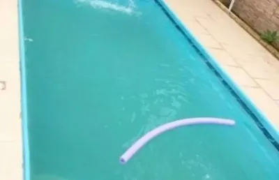 Vendo maravilhosa casa com 3 dormitórios e piscina na cidade beira mar em rio das ostras