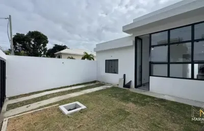 Vendo linda casa com 3 dormitórios naa extensão do bosque em rio das ostras