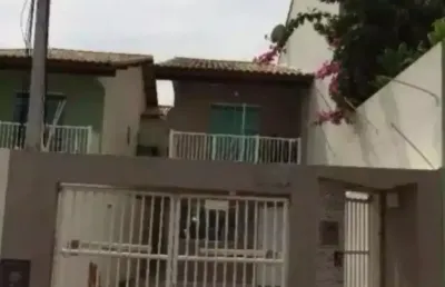Vendo ótima casa com 3 dormitórios na granja dos cavaleiros em macaé