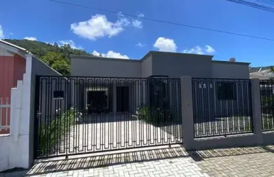Casa com 3 quartos à venda na Rua 806, 850, Alto São Bento, Itapema