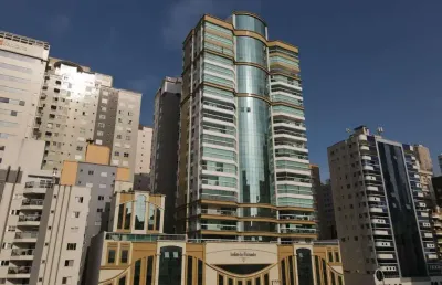 Apartamento com 4 quartos à venda na Rua 232/234, 55, Meia Praia, Itapema
