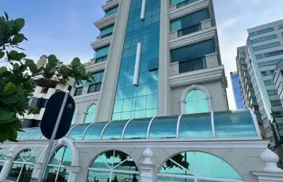Apartamento com 4 quartos à venda na Rua 241, 35, Meia Praia, Itapema