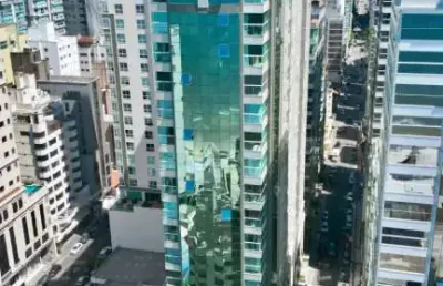 Apartamento com 4 quartos à venda na Rua 234, 35, Meia Praia, Itapema
