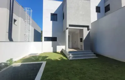 Casa com 4 quartos à venda na Rua Macuco, Ariribá, Balneário Camboriú