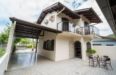 Casa com 3 quartos à venda na Rua Giesta, 283, Morrinhos, Bombinhas