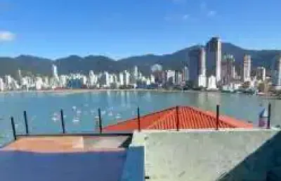 Magnífica casa em itapema - sc 280 graus de vista p mar e a futura marina