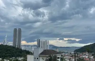 Terreno em condomínio fechado à venda na Avenida Hermógenes de Assis Feijó, 621, Barra, Balneário Camboriú