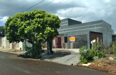 Casa com 3 quartos à venda na Rua Devair Leonardo Peruzzi, 485, Residencial Abussafe, Cambé