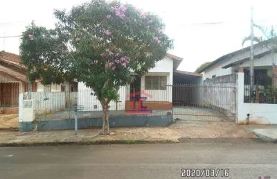Casa com 3 quartos à venda na Rua Nossa Senhora do Rocio, 2029, Centro, Cambé